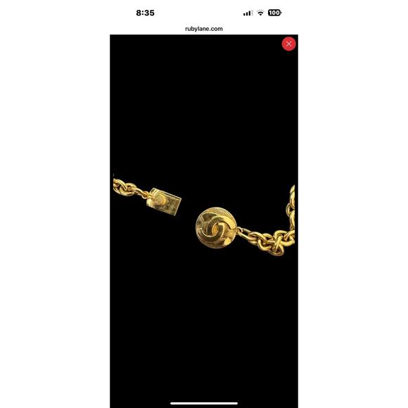 Vintage Chanel Gripoix Green Glass and Gilt Chain Necklace, Model 3129 - Picture 5 of 11